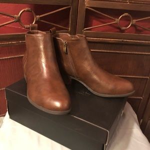 🌼Michael Shannon Booties NIB Size 9.5🌼